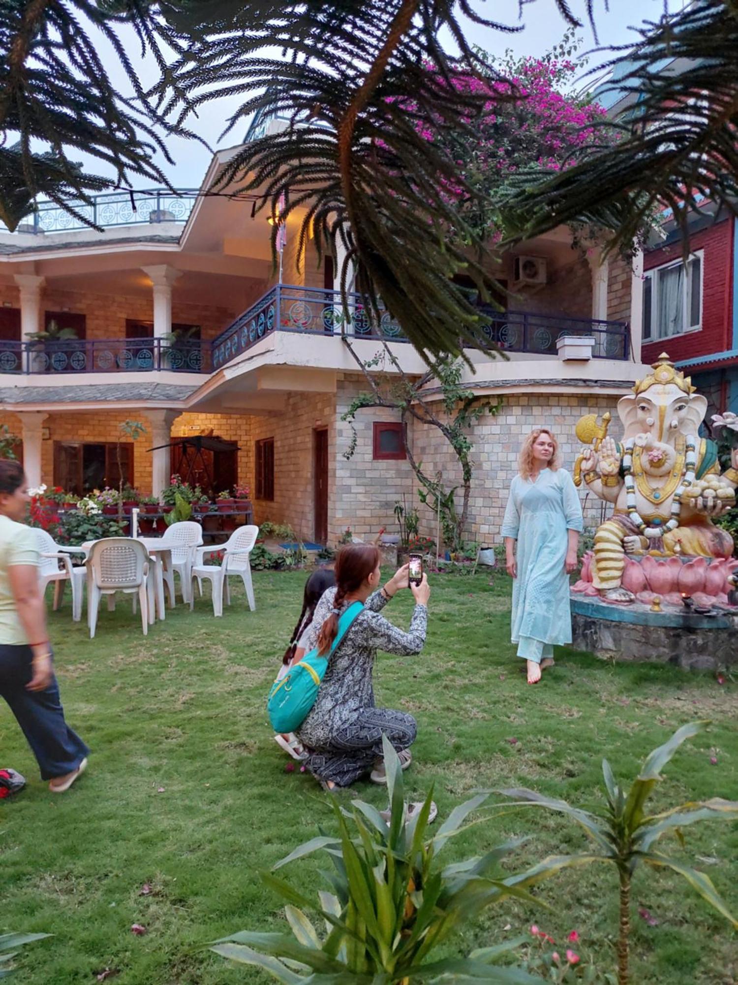 Blue Planet Lodge & Restaurant Pokhara Exterior foto